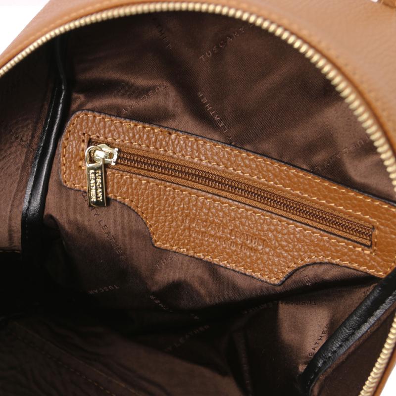 Γυναικεία τσάντα πλάτης δερμάτινη TL142052 - Κονιάκ - Εσωτερικό